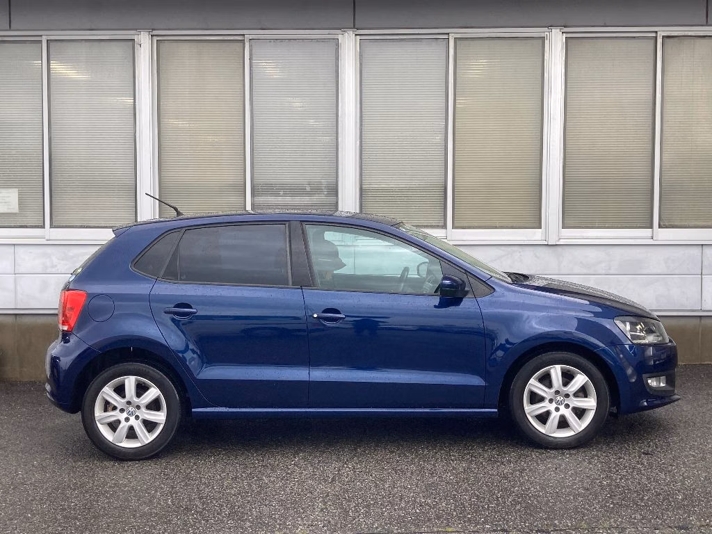 VOLKSWAGEN POLO