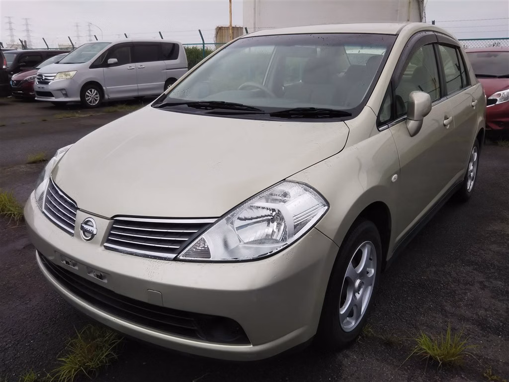 NISSAN TIIDA LATIO