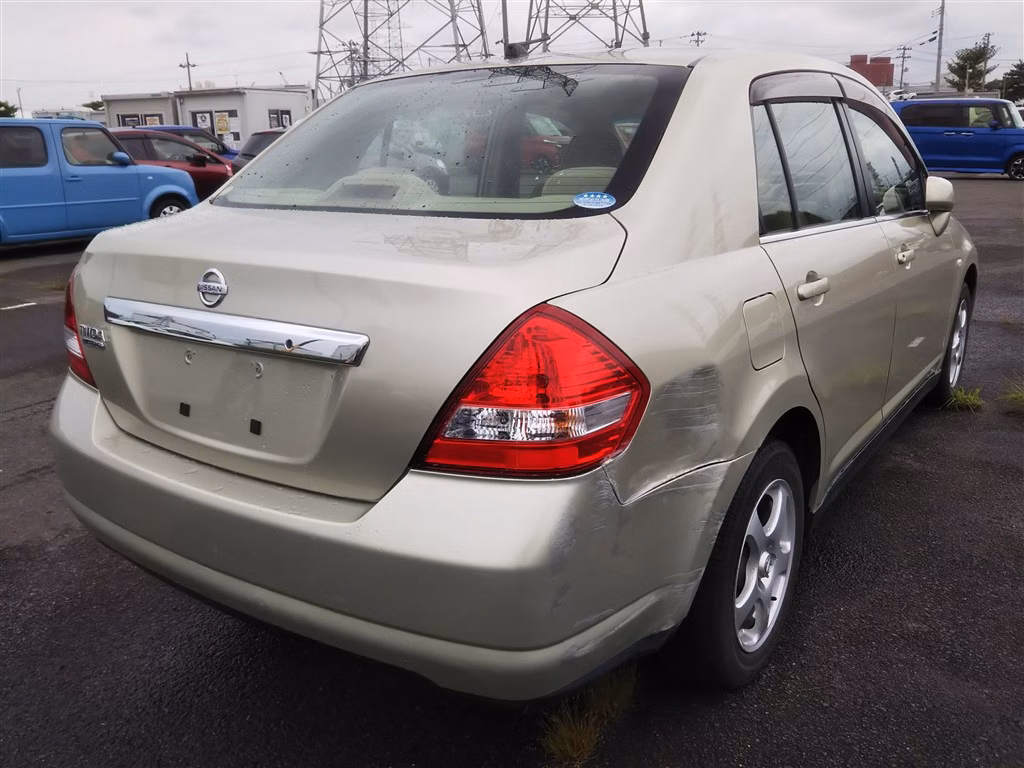 NISSAN TIIDA LATIO