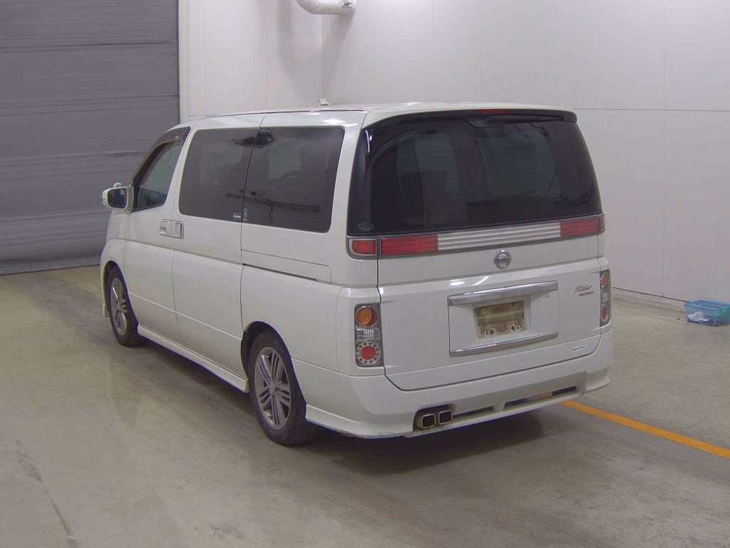 NISSAN ELGRAND
