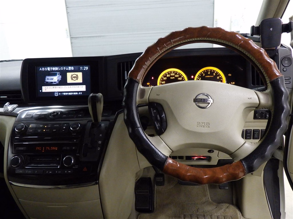 NISSAN ELGRAND