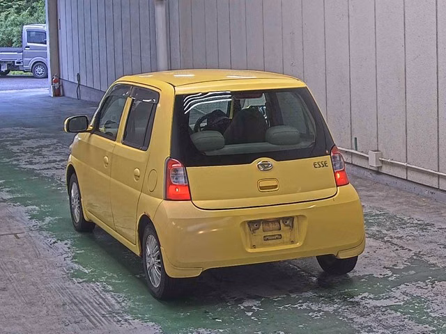 DAIHATSU ESSE