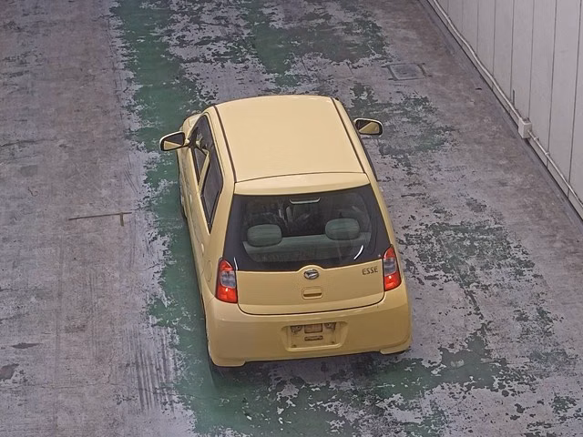 DAIHATSU ESSE