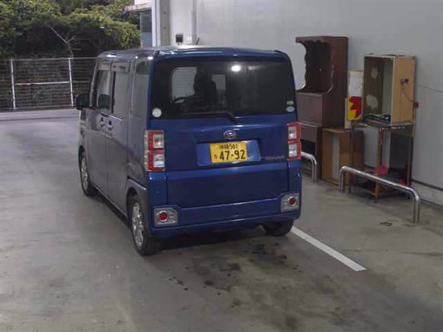 DAIHATSU WAKE