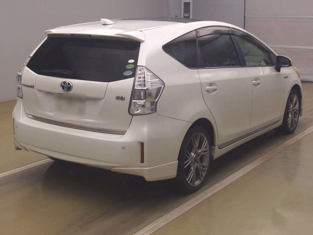 TOYOTA PRIUS ALPHA