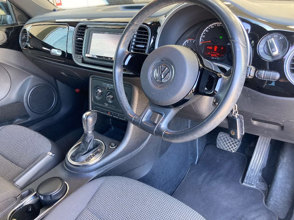 VOLKSWAGEN BEETLE