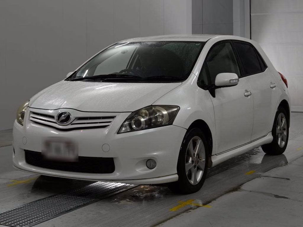 TOYOTA AURIS