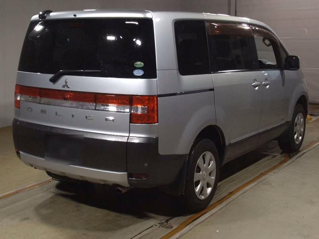 MITSUBISHI DELICA D:5