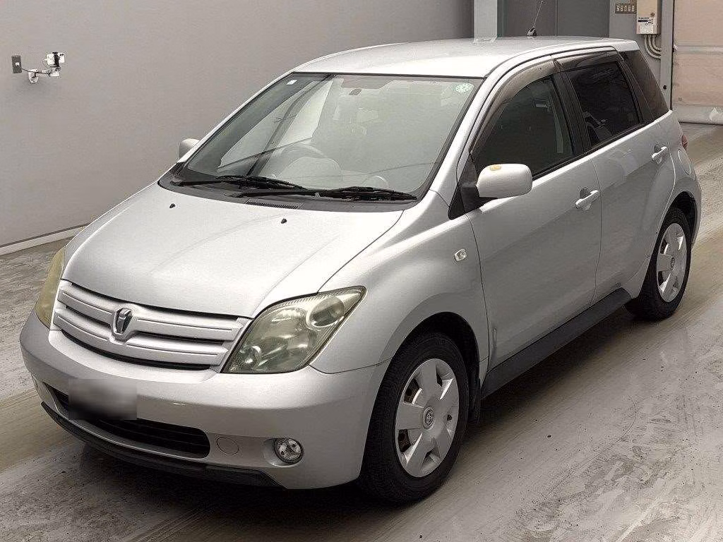 TOYOTA IST
