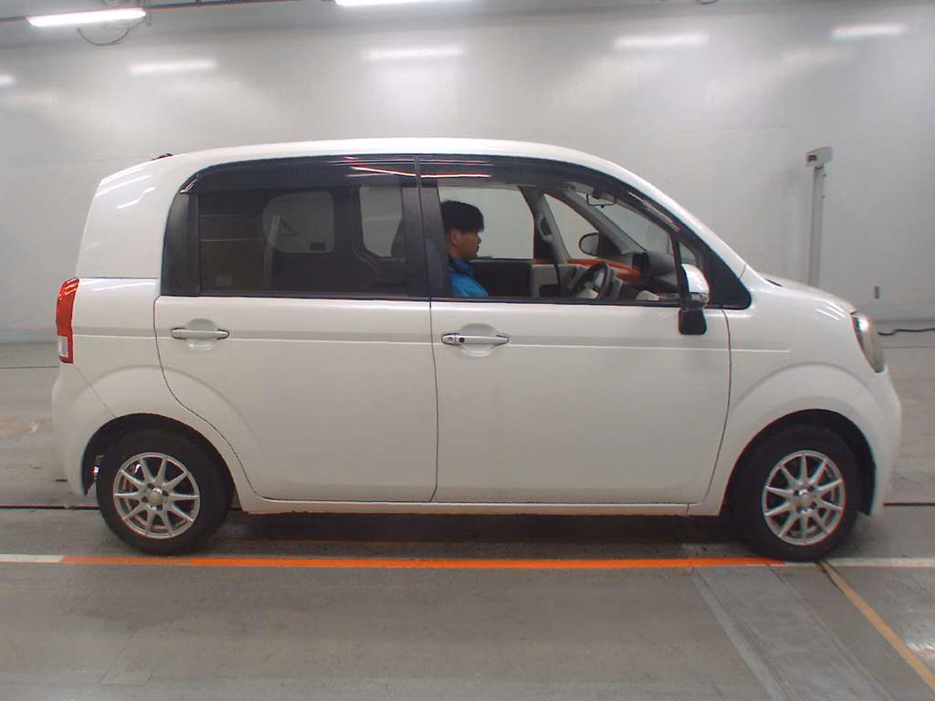 TOYOTA PORTE