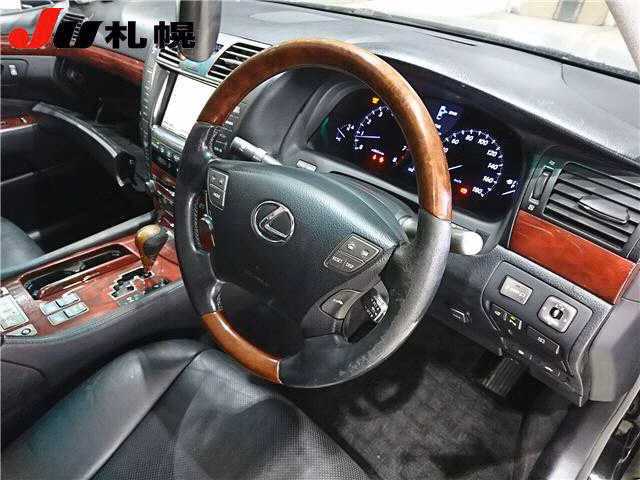 LEXUS LS460