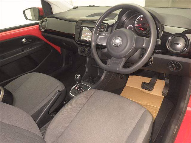 VOLKSWAGEN UP!