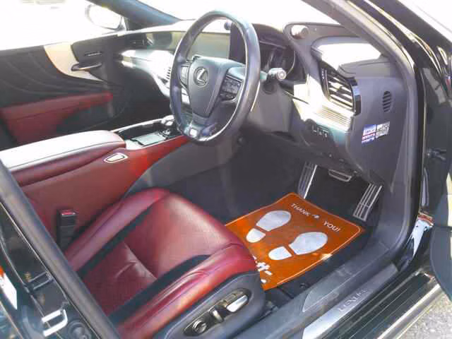 LEXUS LS500