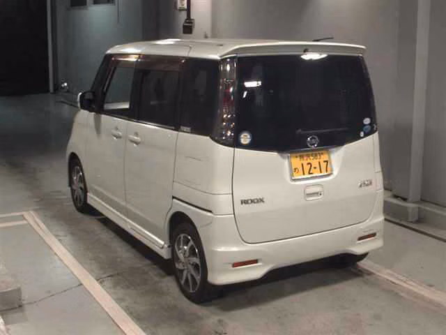 NISSAN ROOX