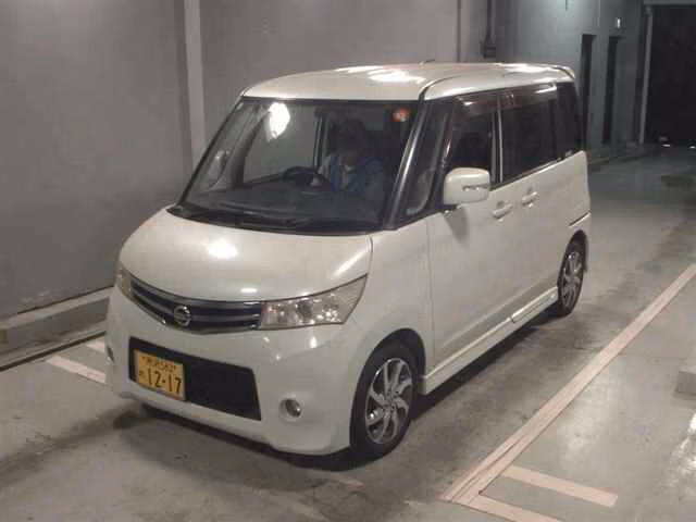NISSAN ROOX