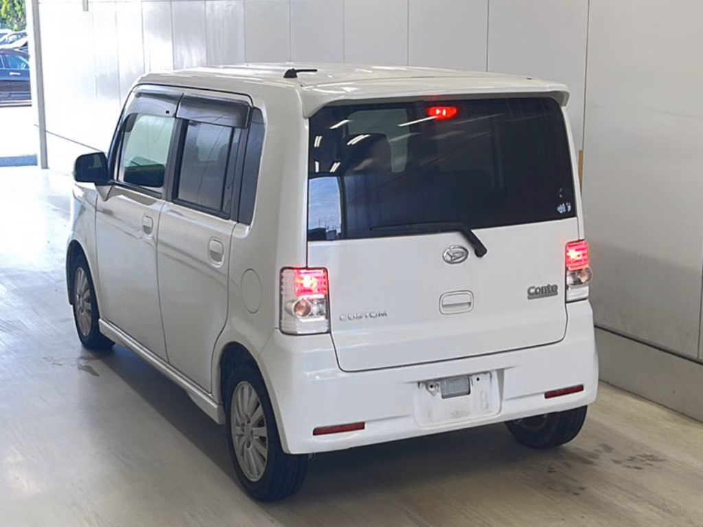 DAIHATSU MOVE CONTE