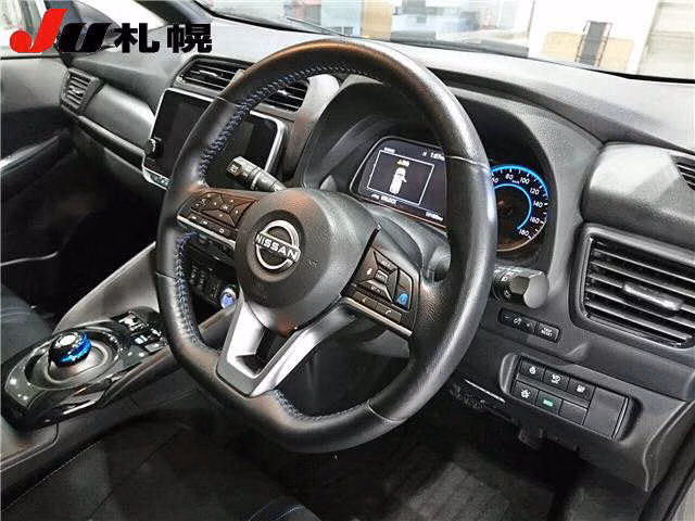 NISSAN LEAF