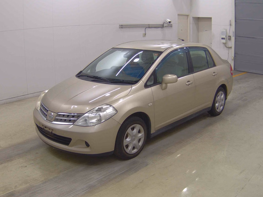 NISSAN TIIDA LATIO