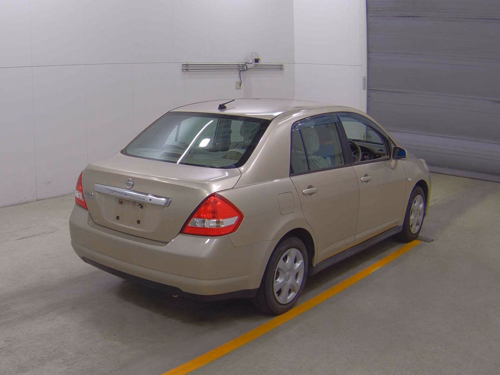 NISSAN TIIDA LATIO