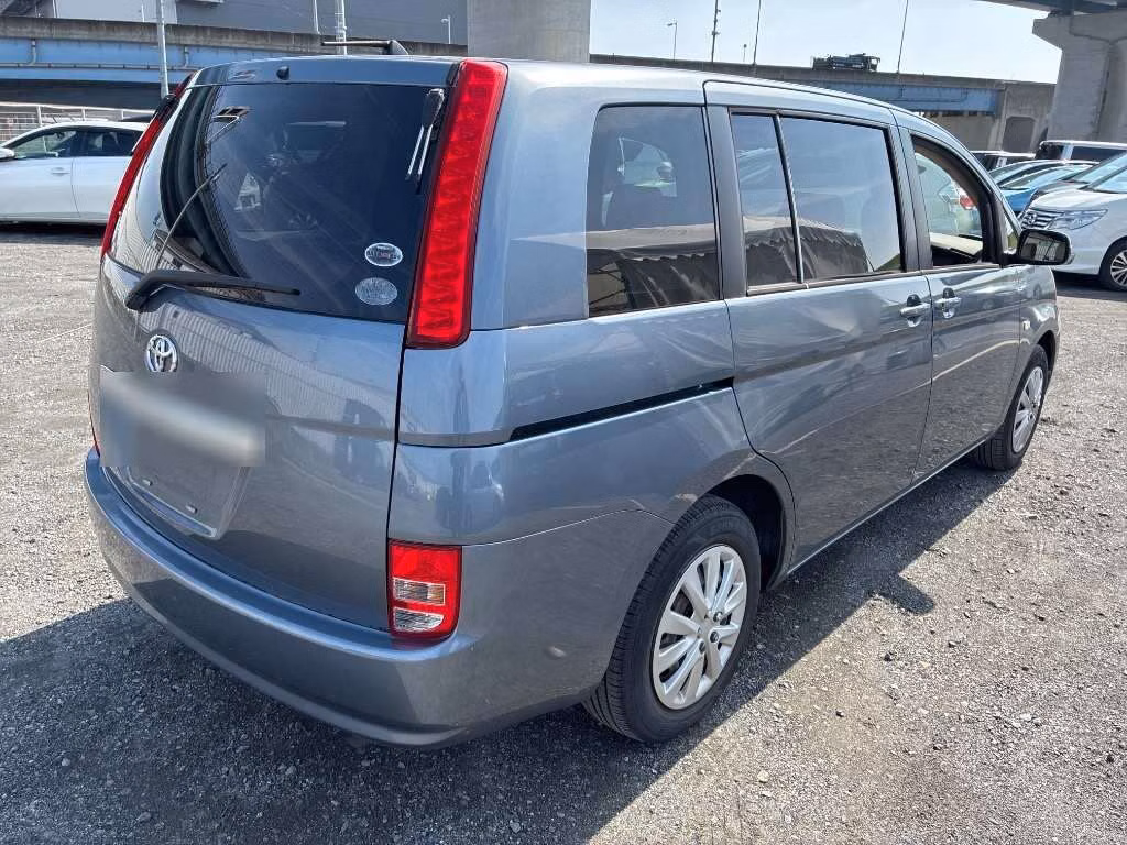 TOYOTA ISIS