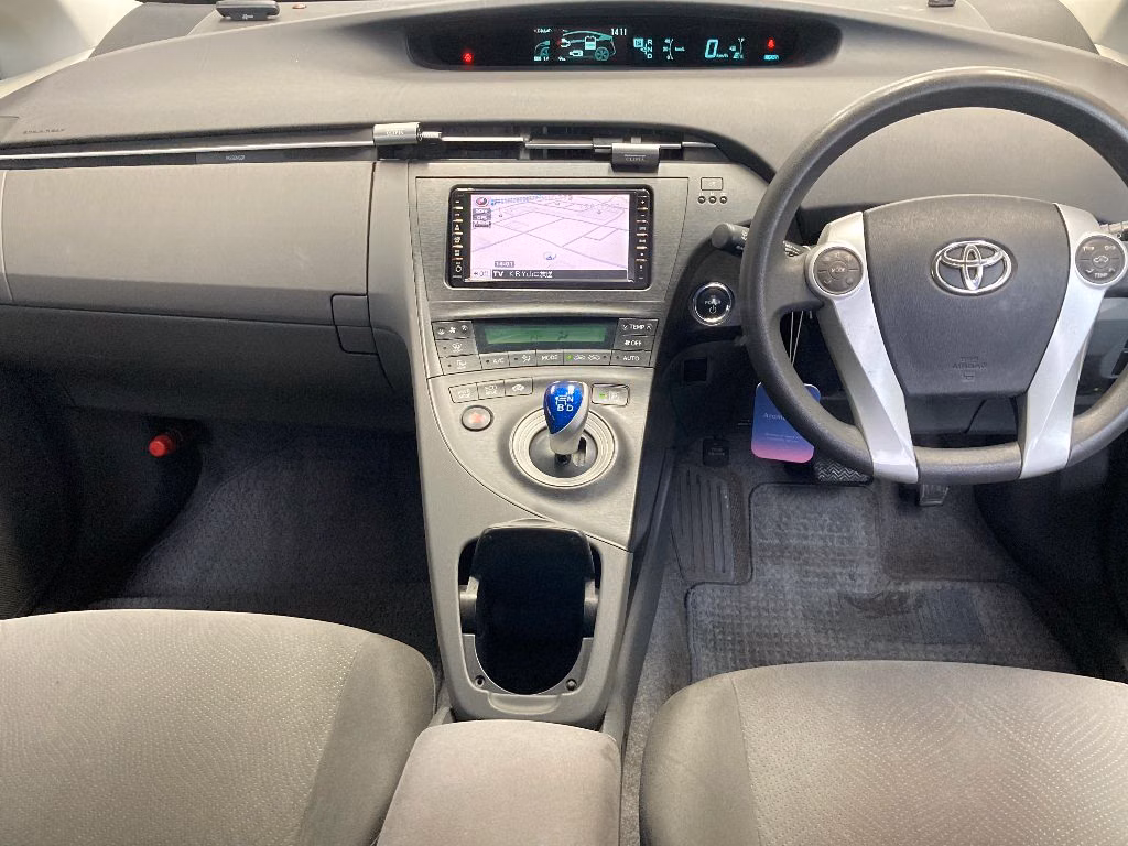 TOYOTA PRIUS