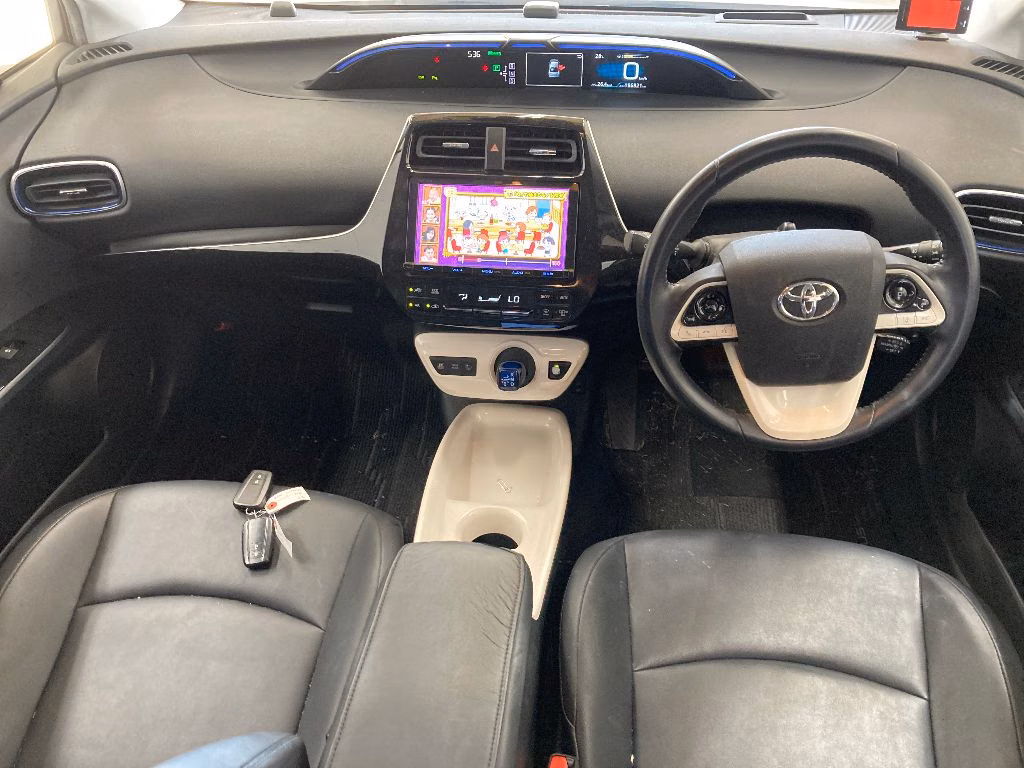 TOYOTA PRIUS