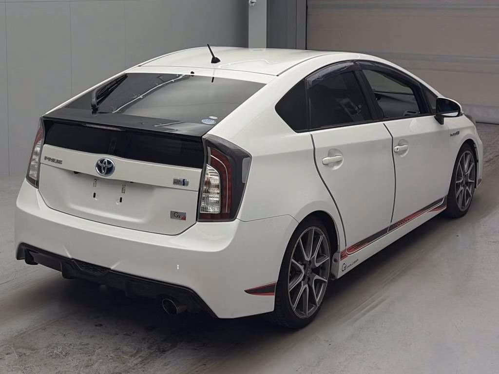 TOYOTA PRIUS