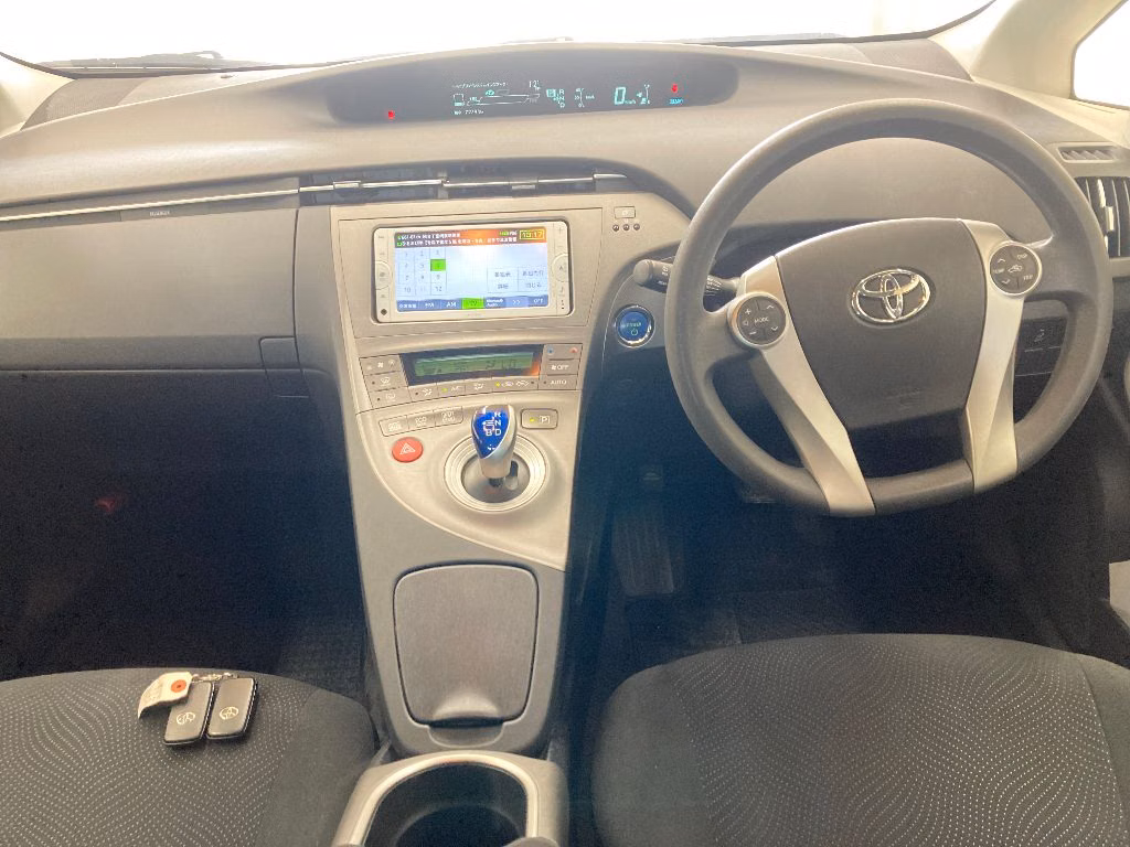 TOYOTA PRIUS