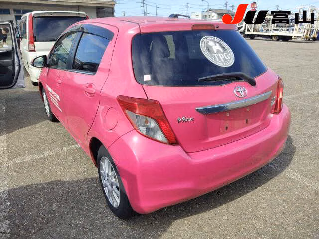 TOYOTA VITZ