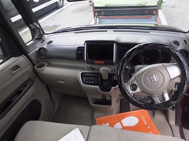 HONDA N-BOX