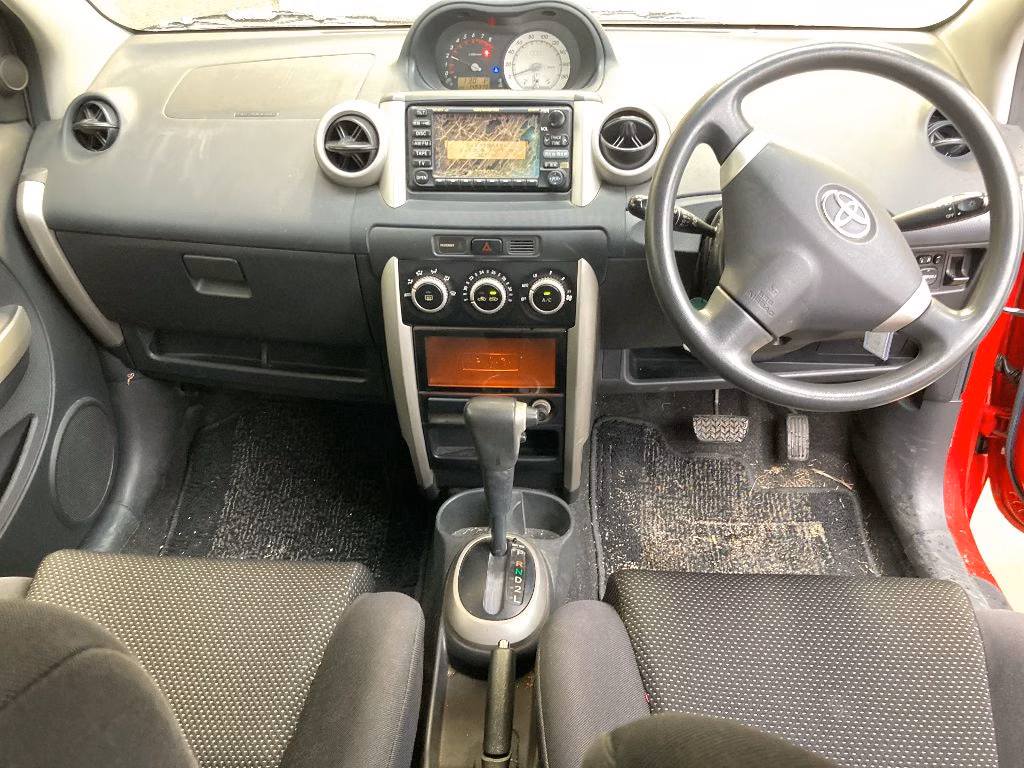 TOYOTA IST