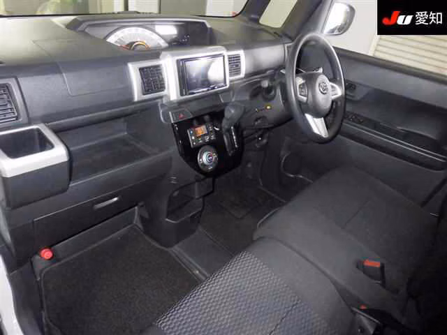 DAIHATSU WAKE