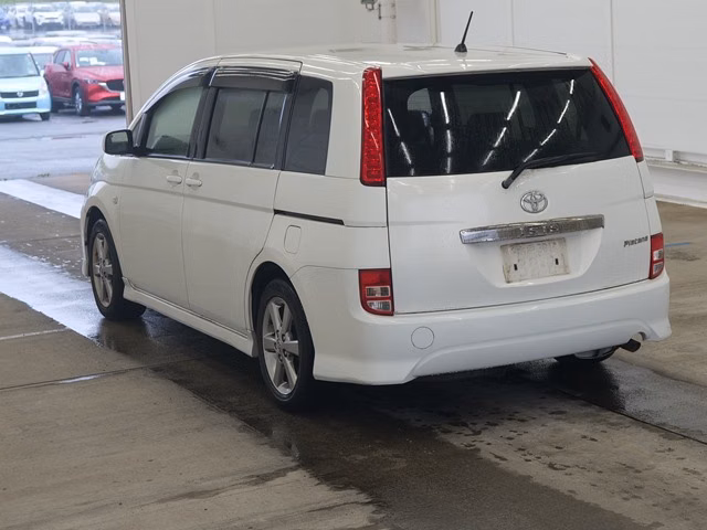 TOYOTA ISIS