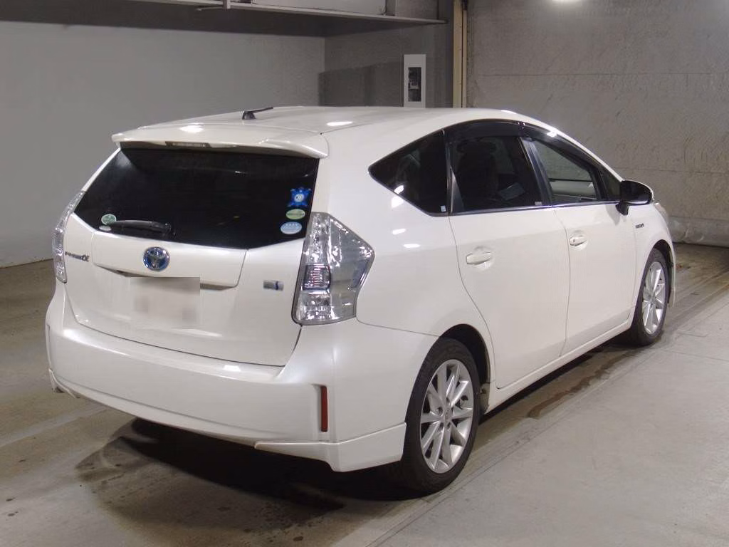 TOYOTA PRIUS ALPHA