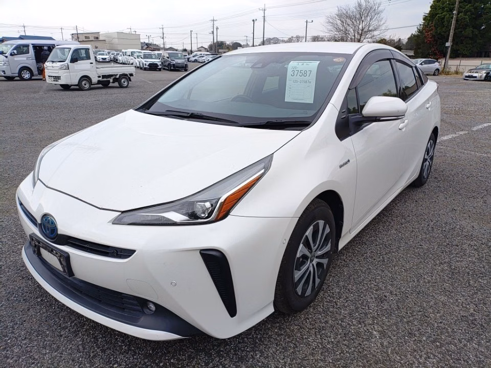 TOYOTA PRIUS
