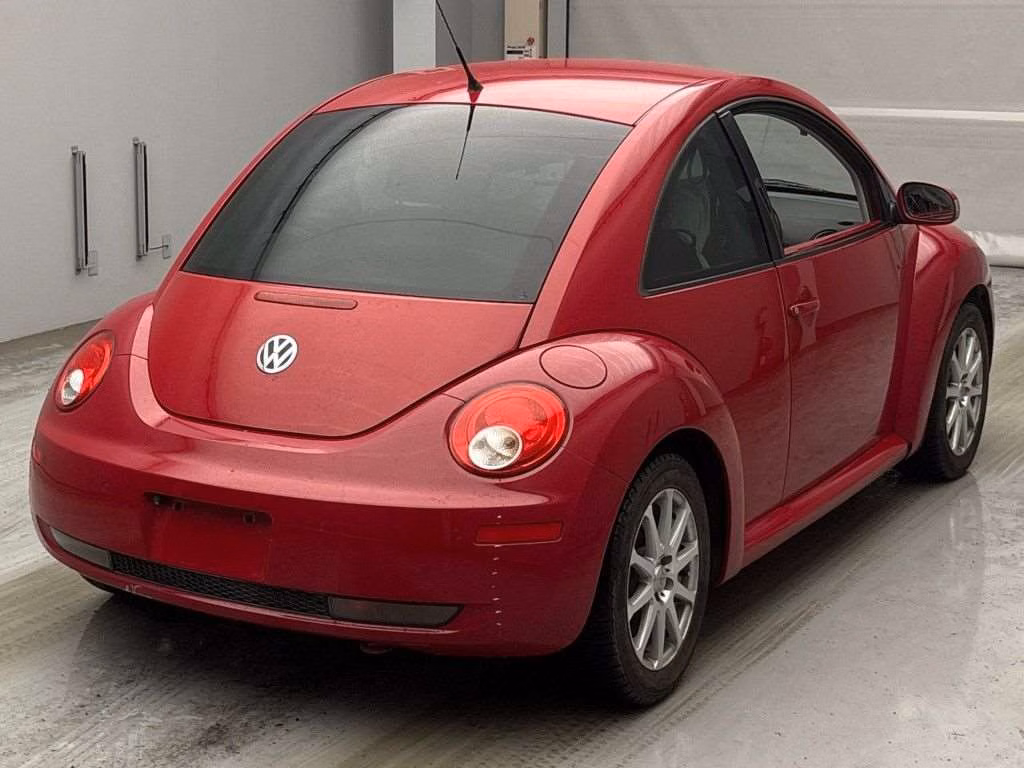 VOLKSWAGEN BEETLE