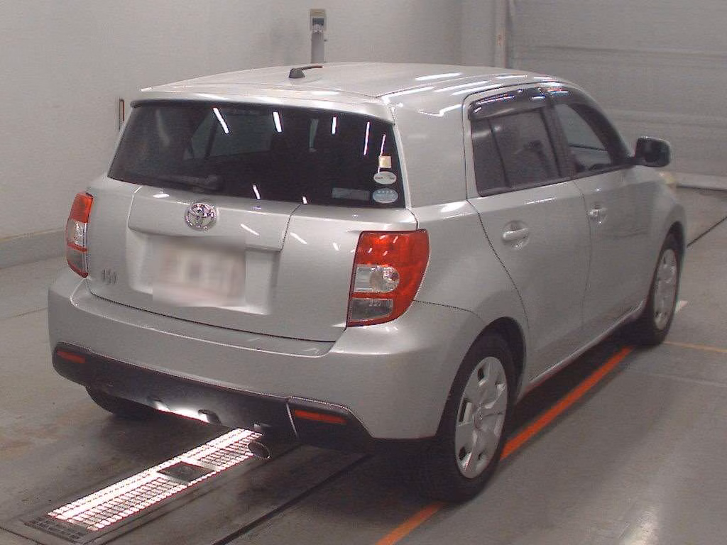 TOYOTA IST