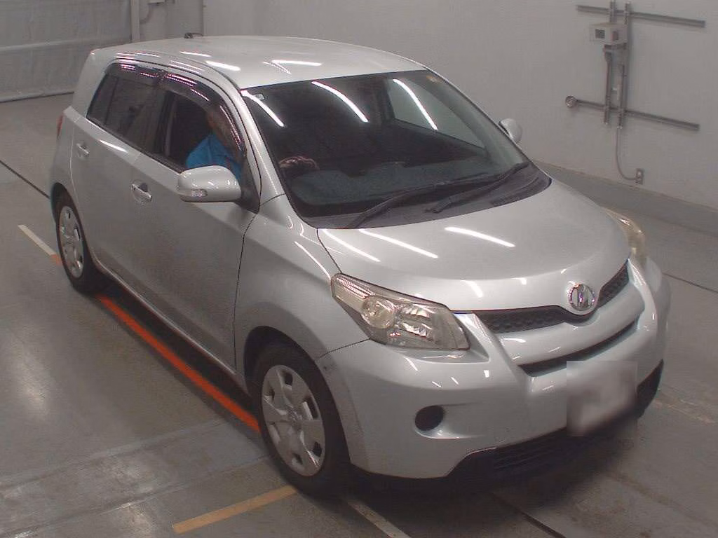 TOYOTA IST
