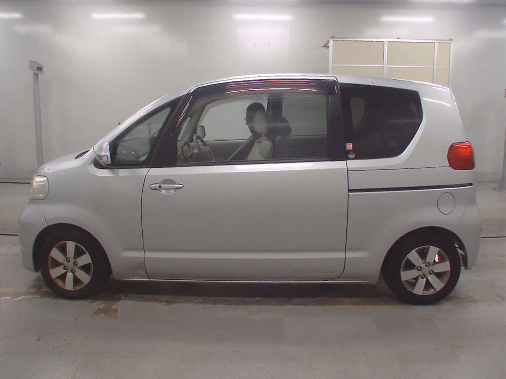 TOYOTA PORTE