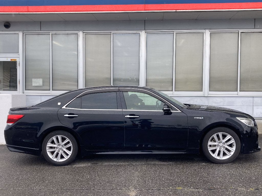 TOYOTA CROWN