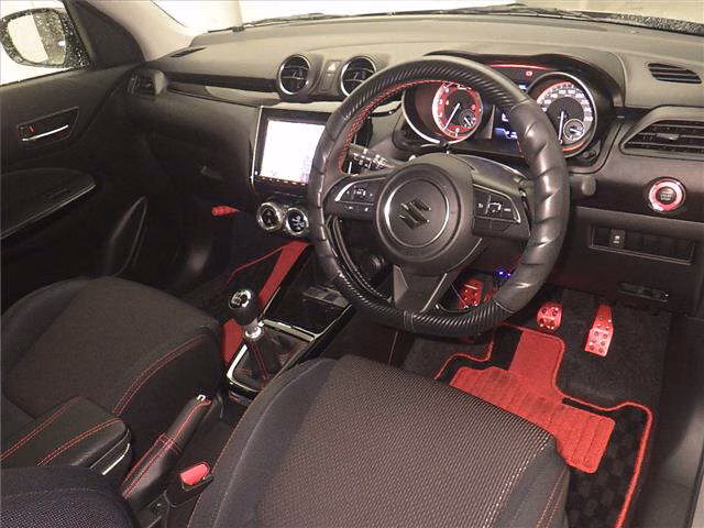 SUZUKI SWIFT