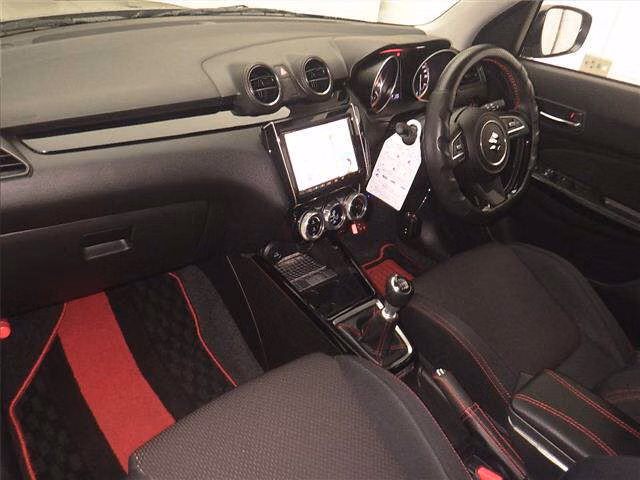 SUZUKI SWIFT