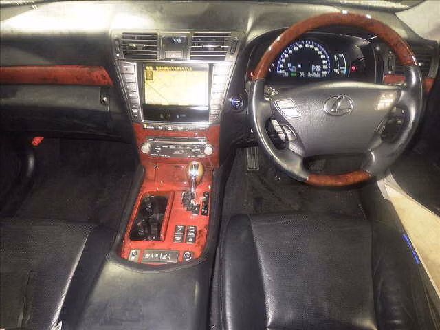 LEXUS LS600H