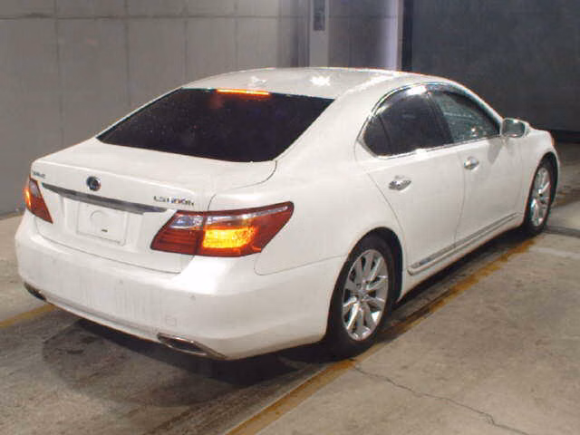 LEXUS LS600H
