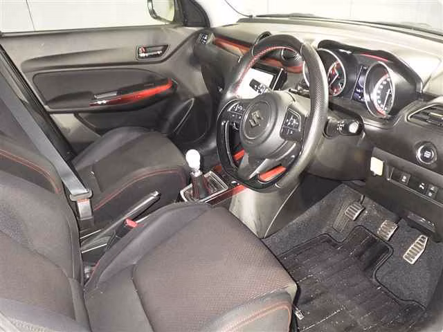 SUZUKI SWIFT