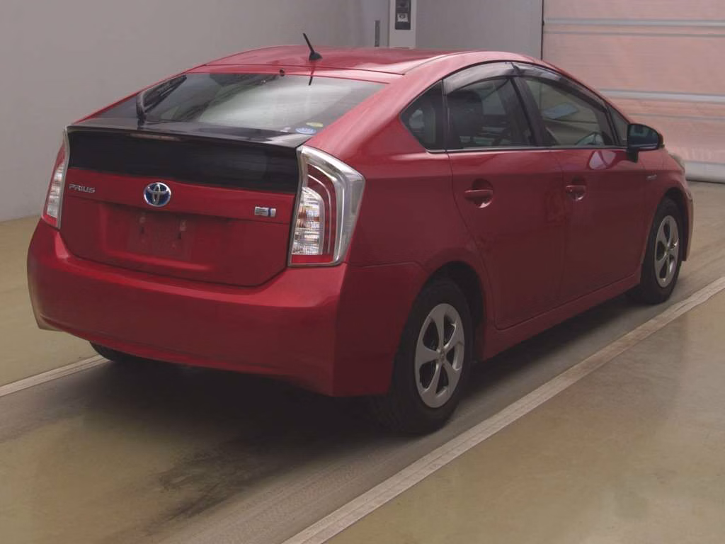 TOYOTA PRIUS
