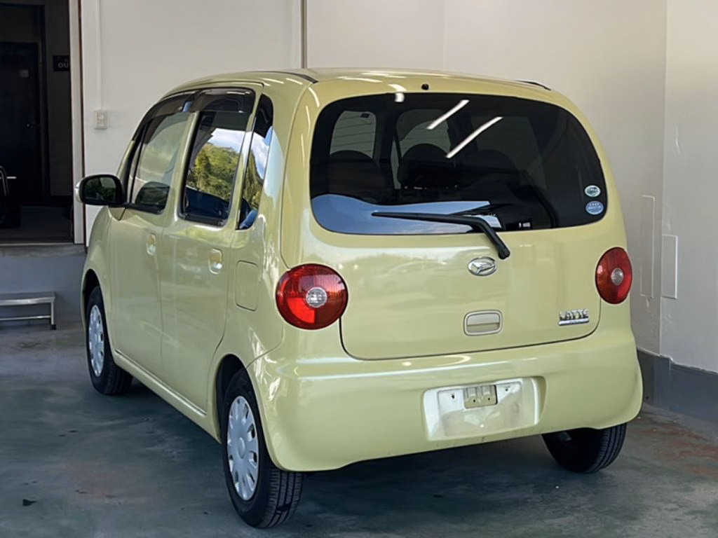 DAIHATSU MOVE LATTE