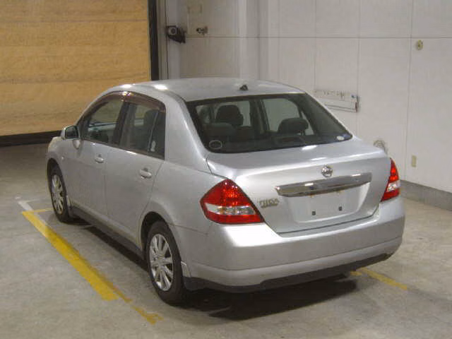 NISSAN TIIDA LATIO