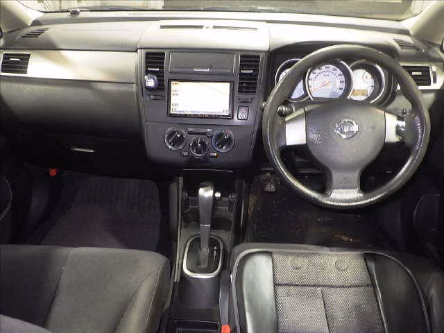 NISSAN TIIDA LATIO