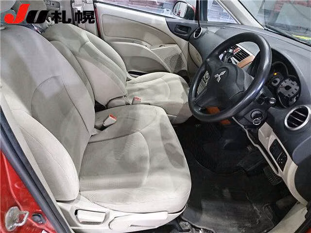 MITSUBISHI COLT